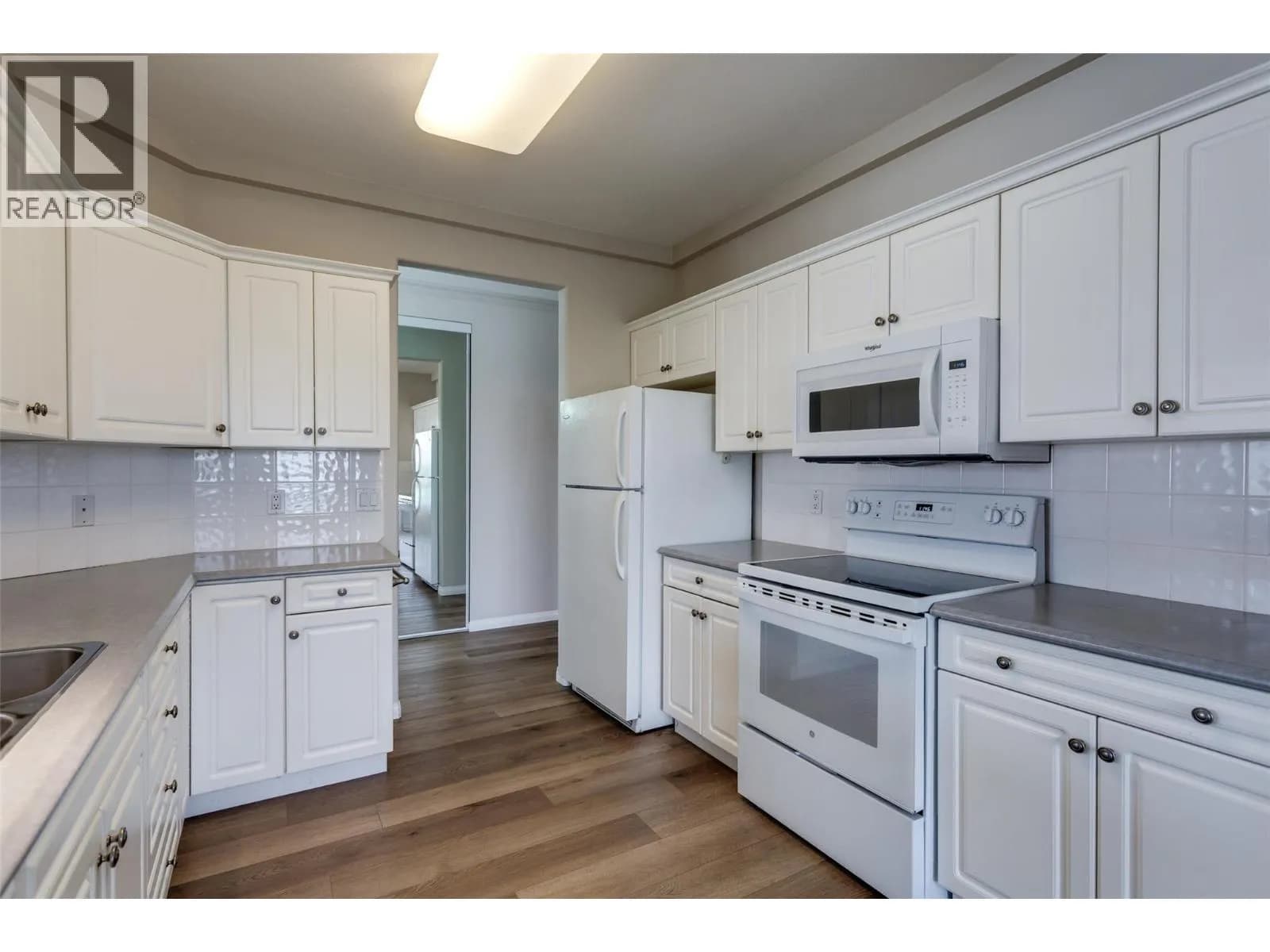 #401 1962 Enterprise Way, Kelowna, BC photo 3