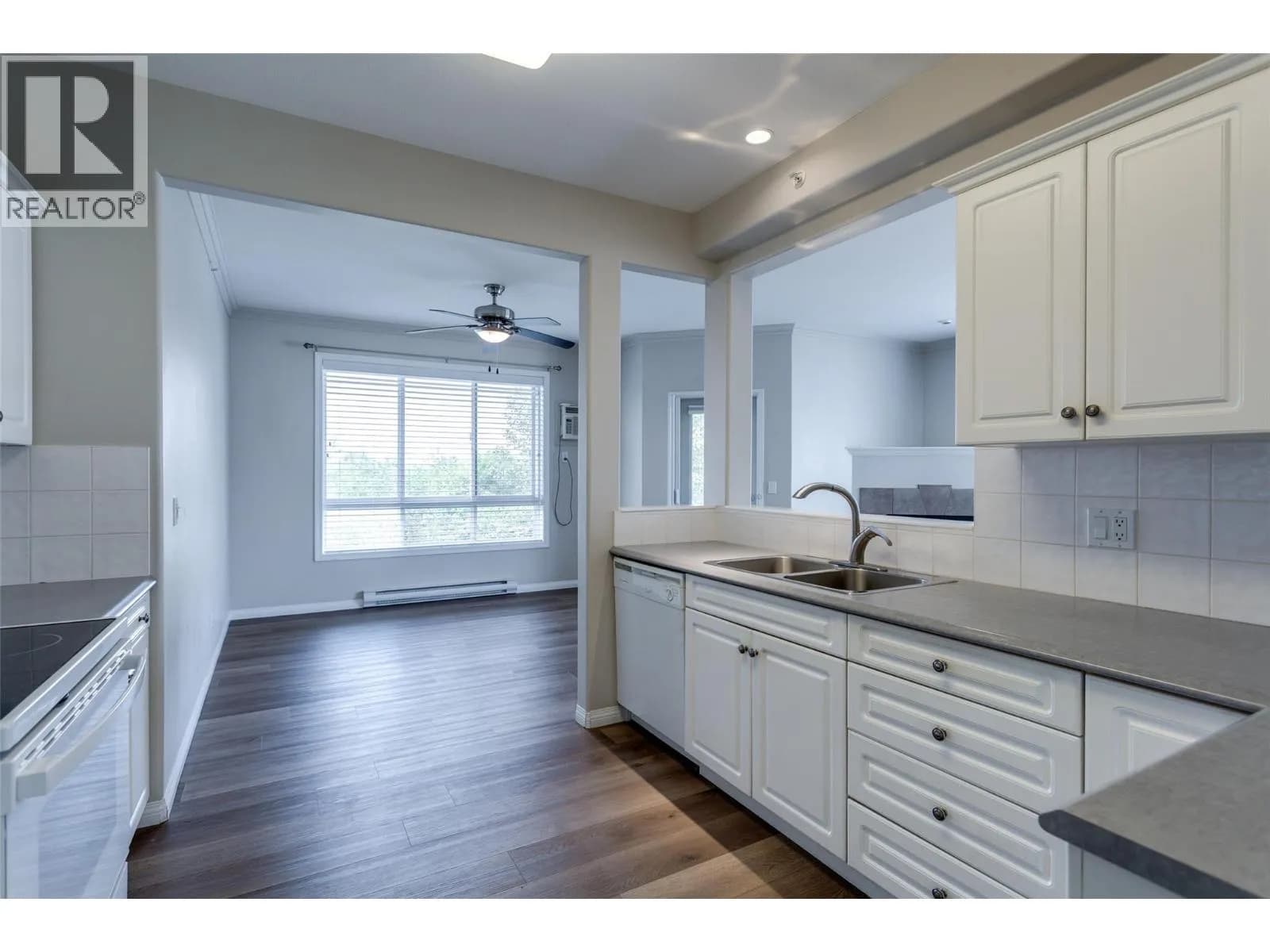 #401 1962 Enterprise Way, Kelowna, BC photo 4