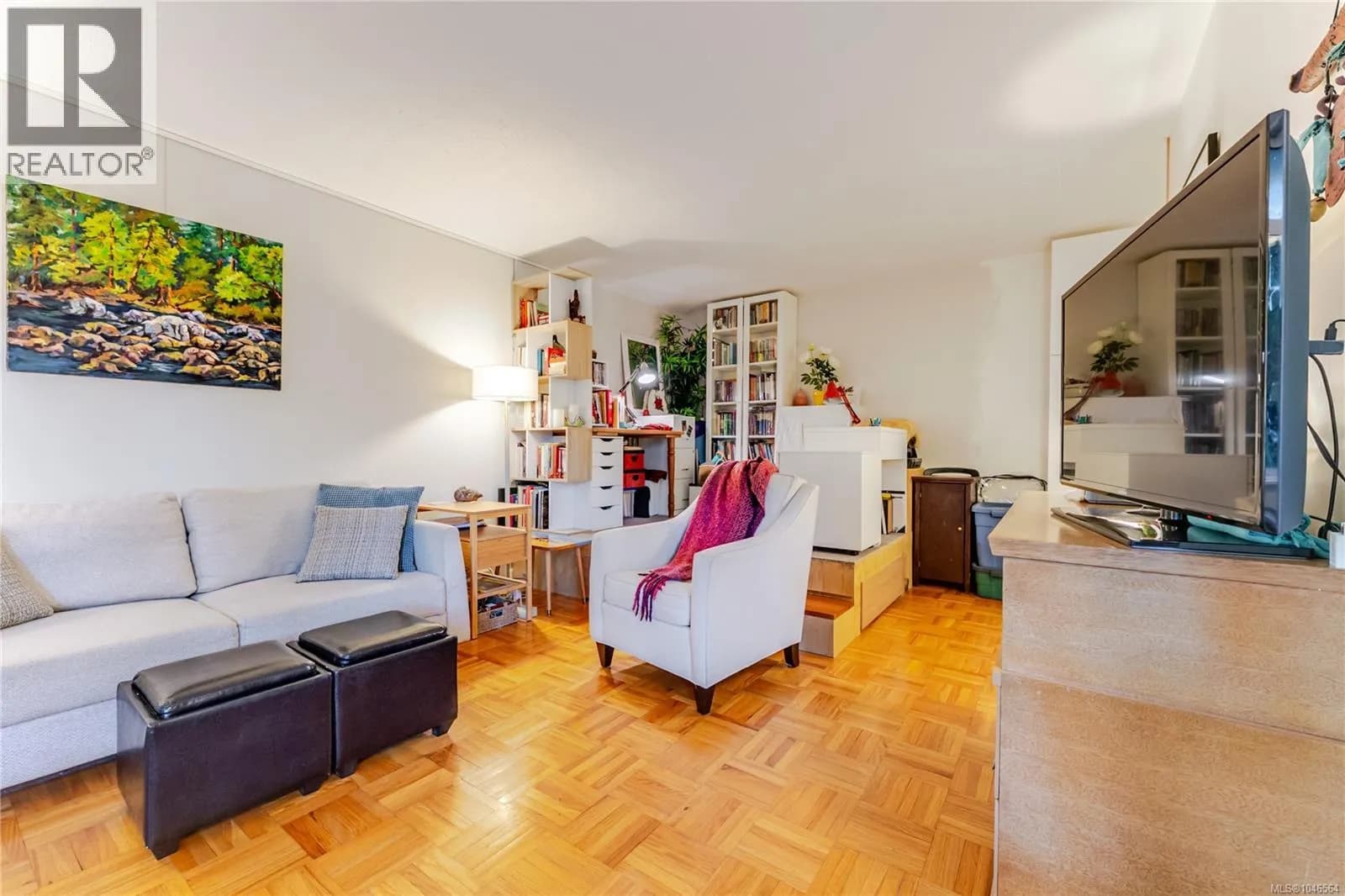 #101 250 Douglas St, Victoria, BC photo 3