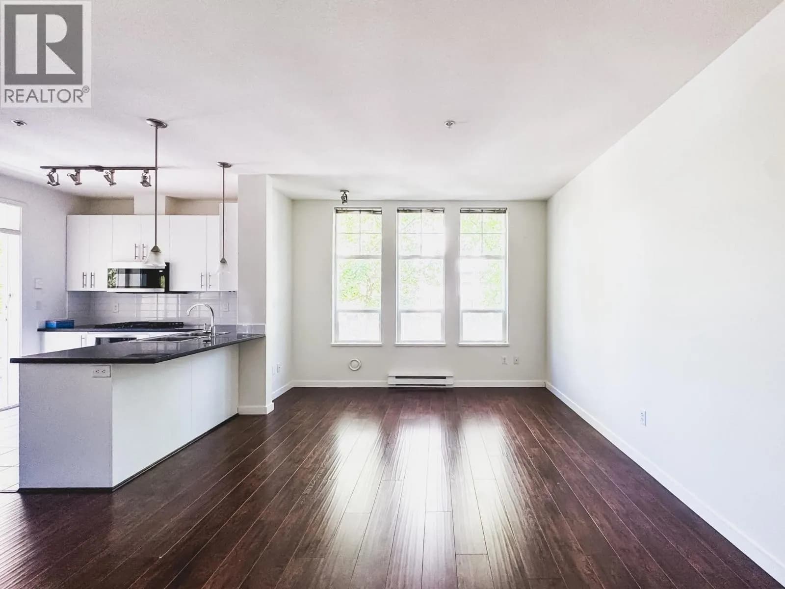 #210 3651 FOSTER AVENUE, Vancouver, BC photo 4