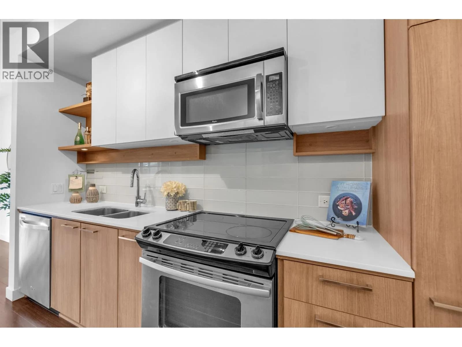 #107 608 COMO LAKE AVENUE, Coquitlam, BC photo 3