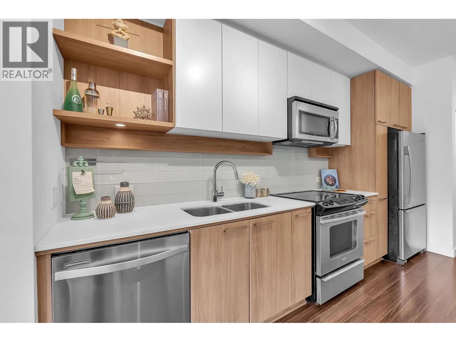 #107 608 COMO LAKE AVENUE, Coquitlam, BC photo 4