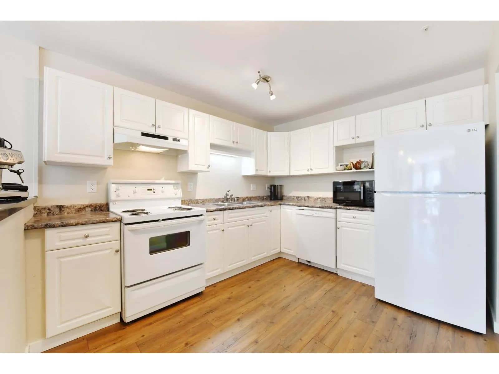 #303 3174 GLADWIN ROAD, Abbotsford, BC photo 4