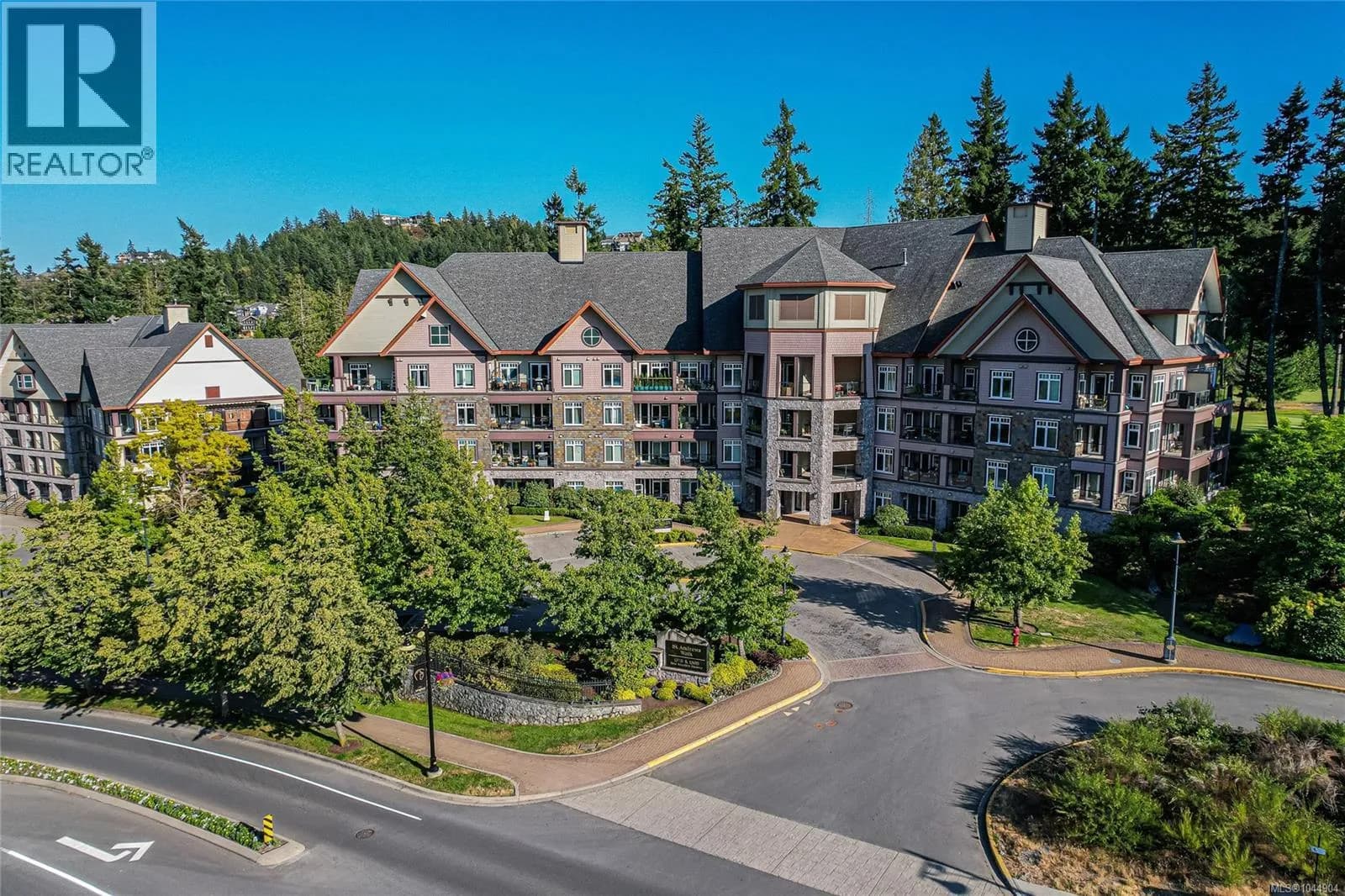 1395 Bear Mountain Pkwy, Langford