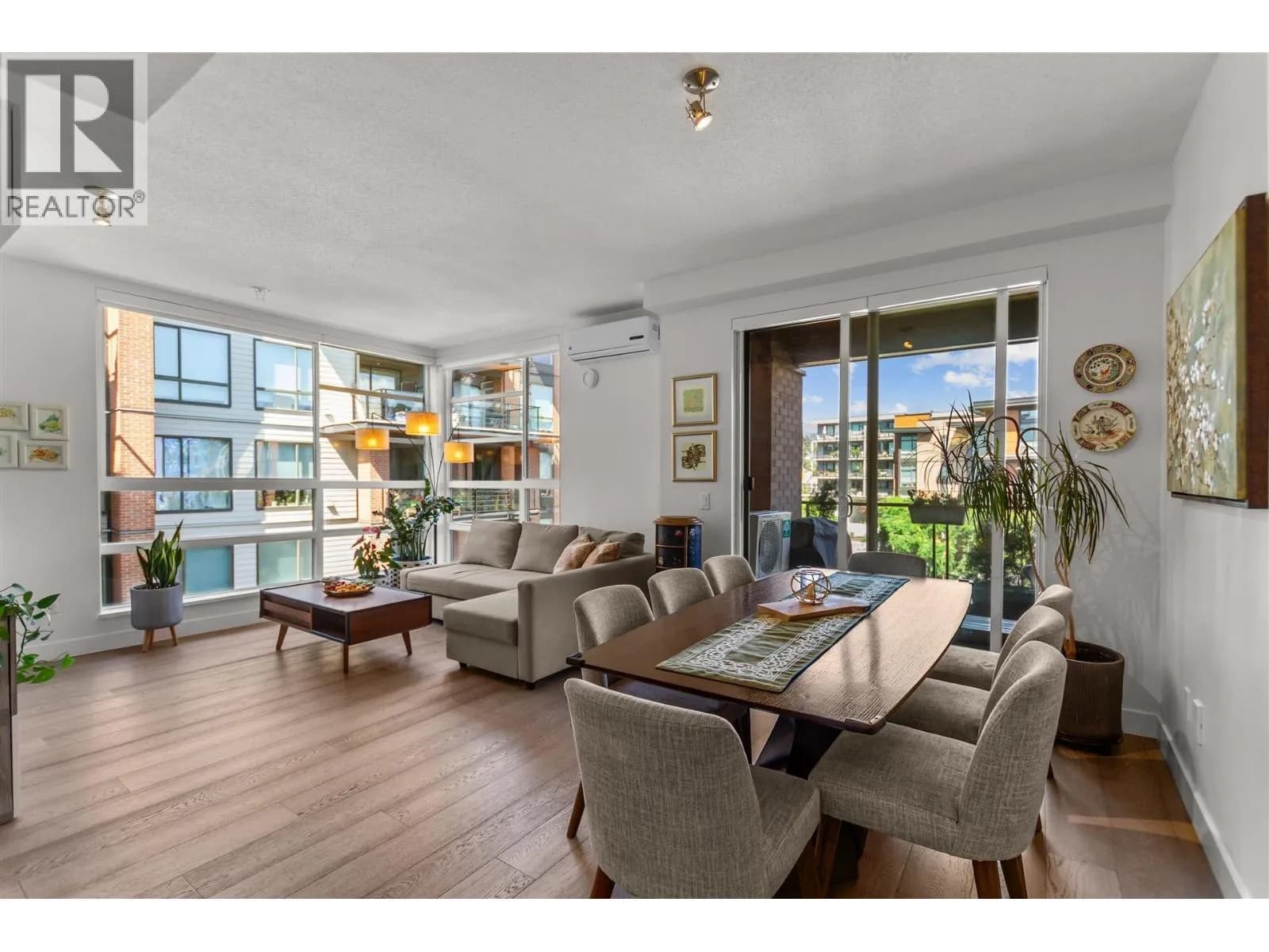 #404 719 W 3RD STREET, North Vancouver, BC photo 2