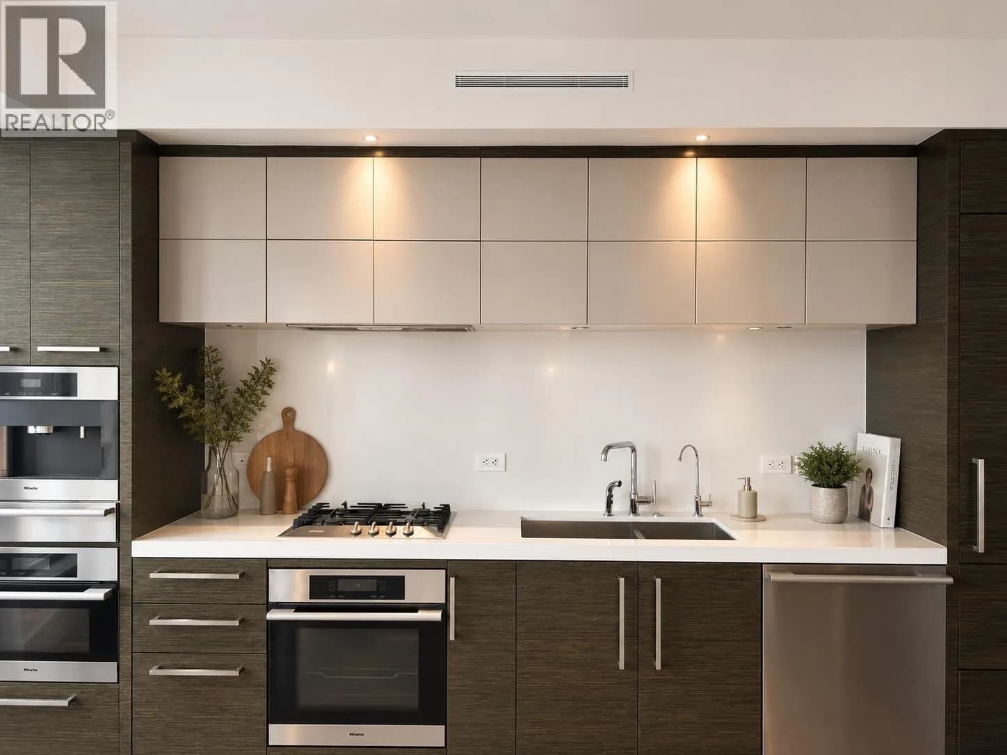 #3203 667 HOWE STREET, Vancouver, BC photo 4