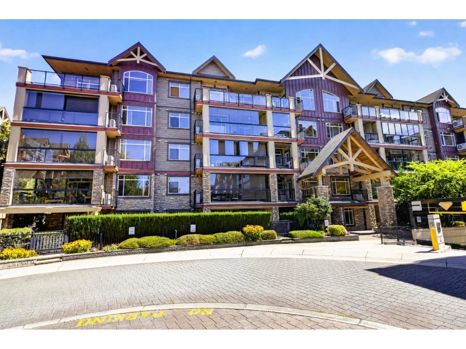 8288 207A STREET, Langley