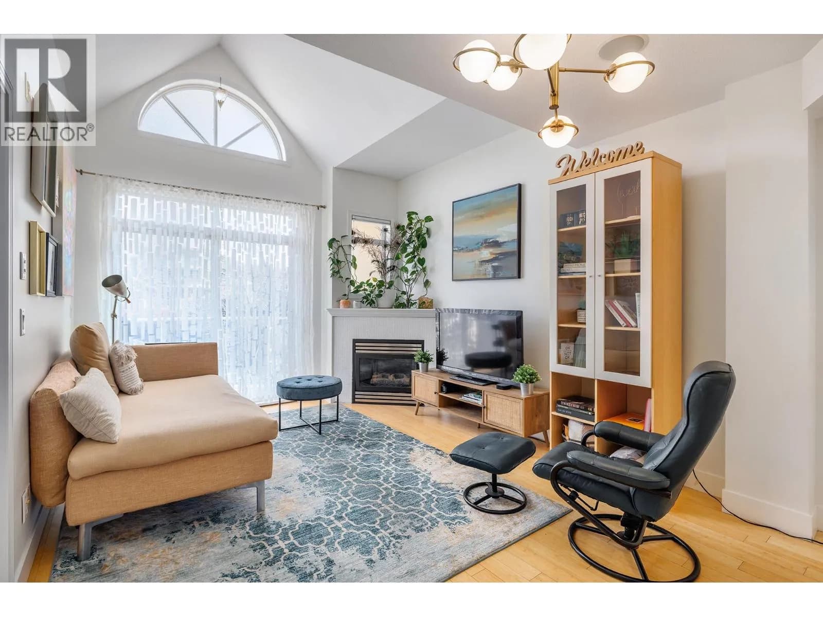 #247 1088 Sunset Drive, Kelowna, BC photo 2