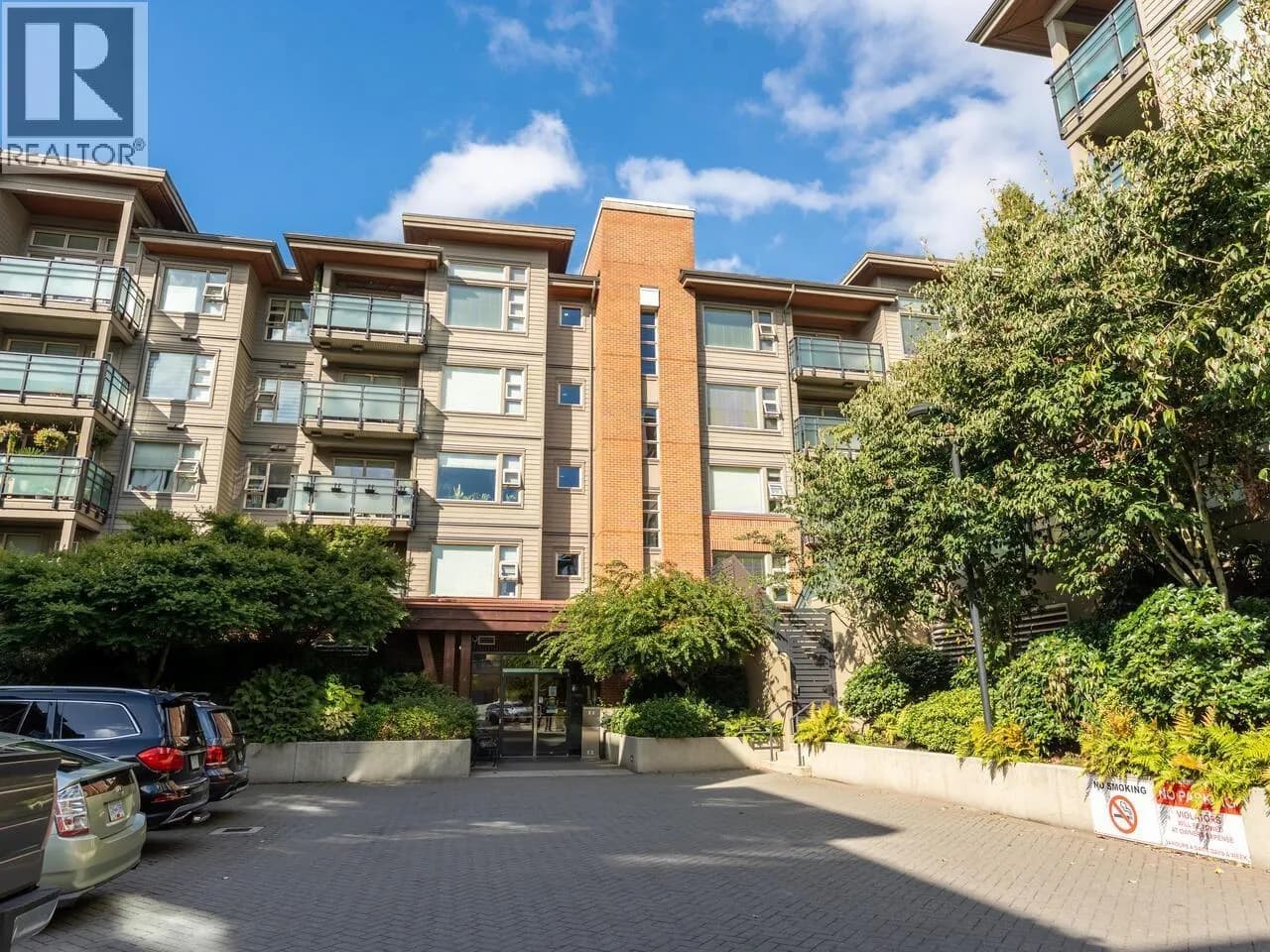 1677 LLOYD AVENUE, North Vancouver