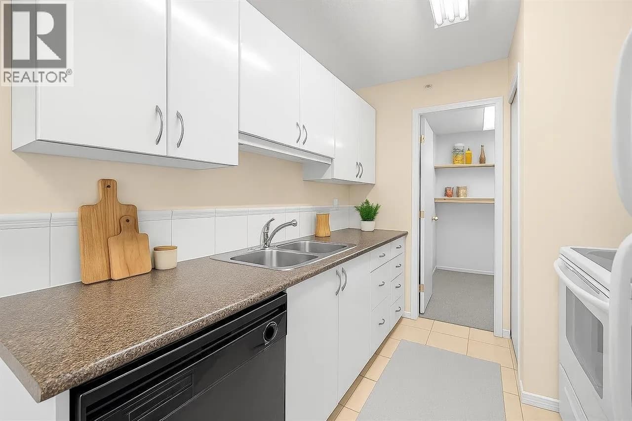 #304 939 HOMER STREET, Vancouver, BC photo 2