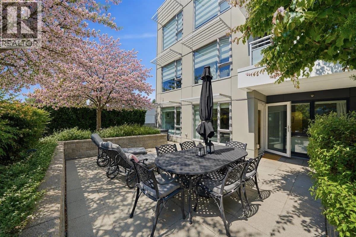1061 MARINE DRIVE, North Vancouver