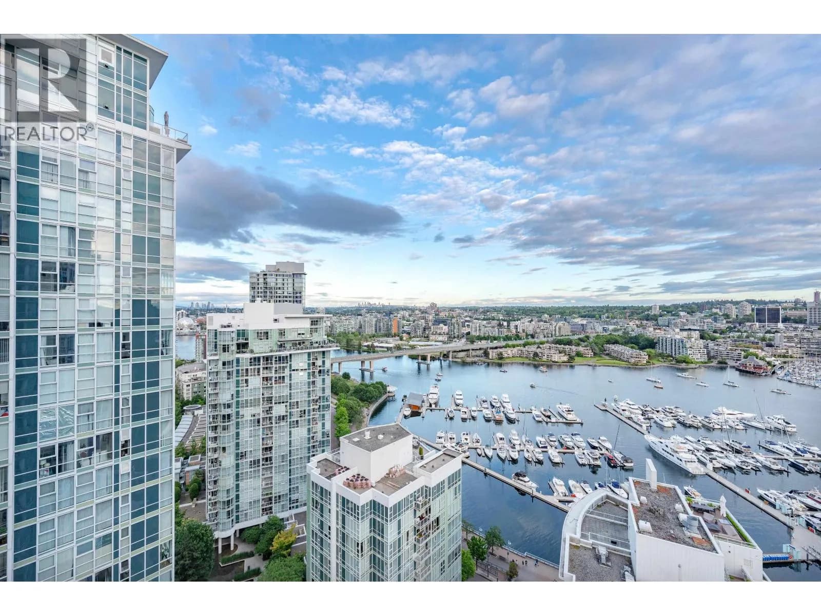 198 AQUARIUS MEWS, Vancouver