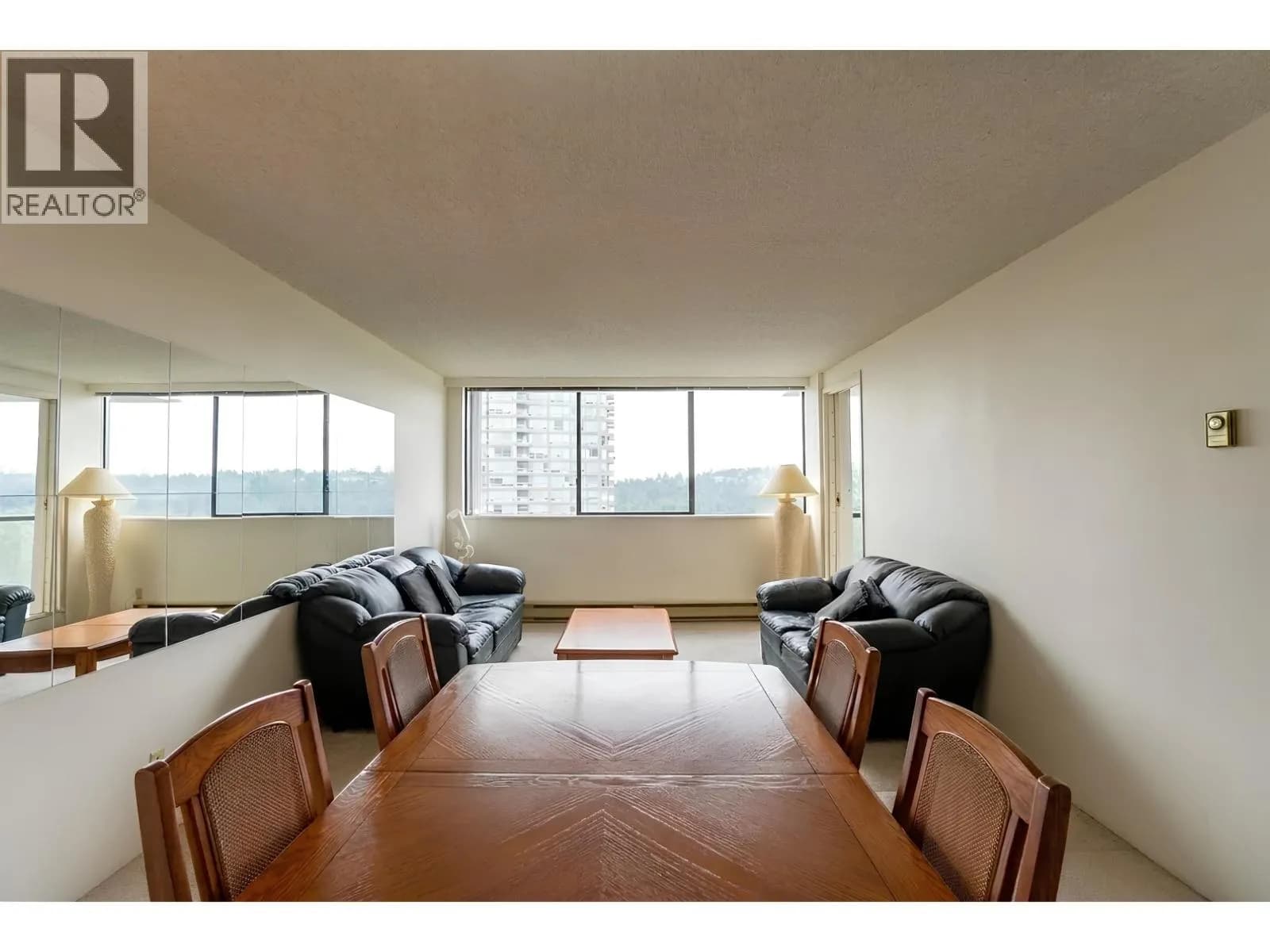 #1507 9521 CARDSTON, Burnaby, BC photo 4