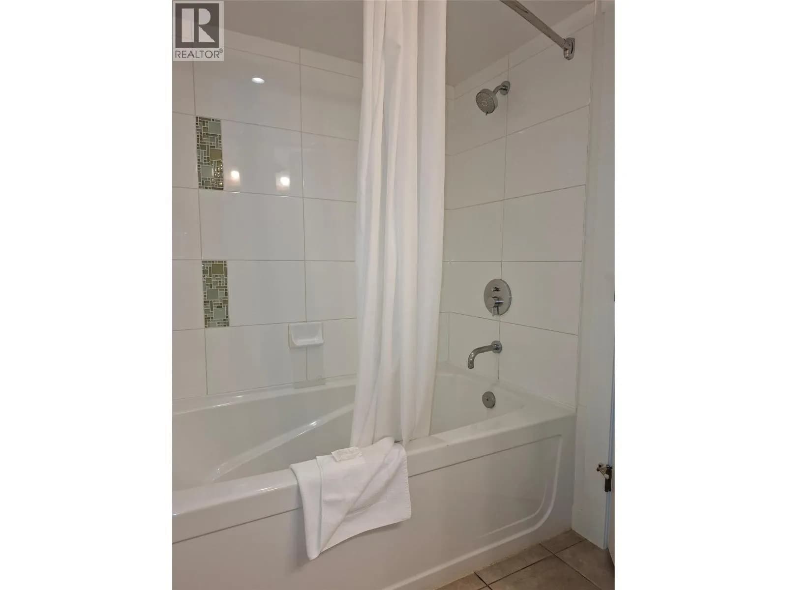 #338 4200 Lakeshore Drive, Osoyoos, BC photo 4