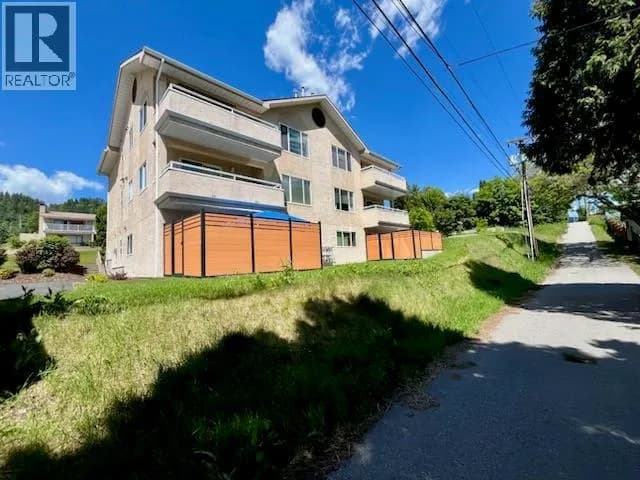#4 573 10th Avenue, Castlegar, BC photo 3