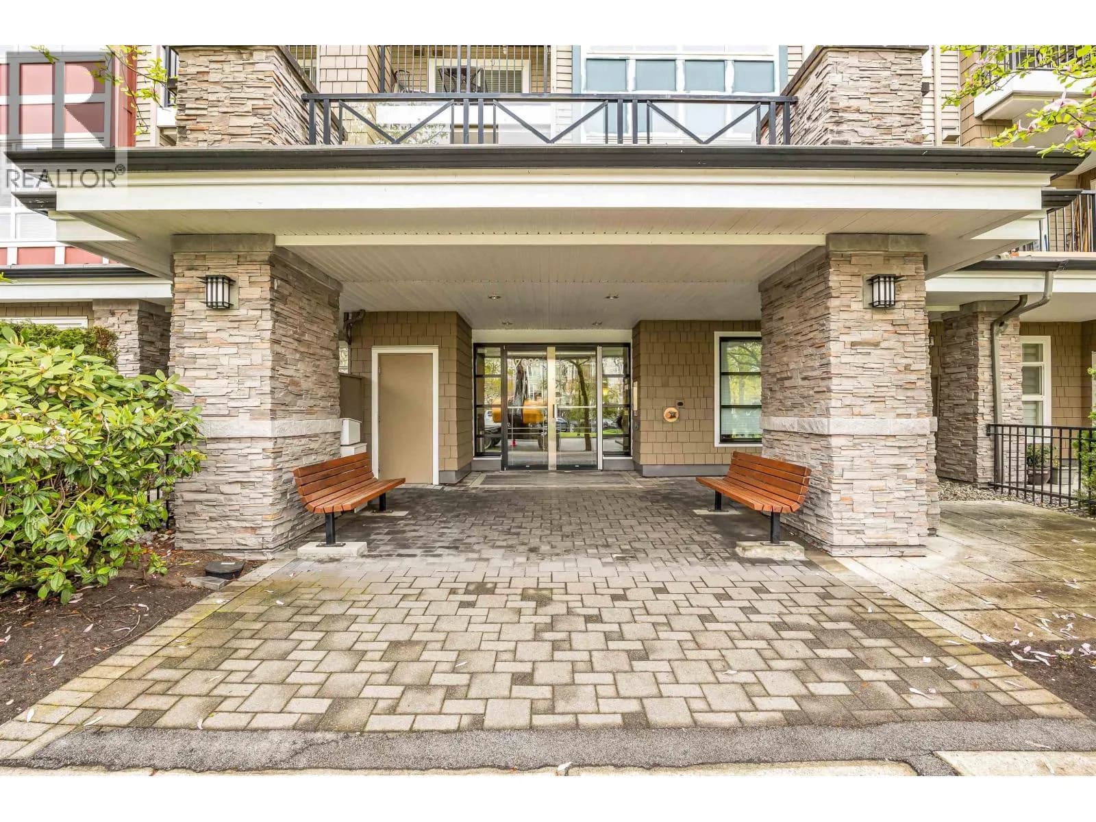 7088 MONT ROYAL SQUARE, Vancouver