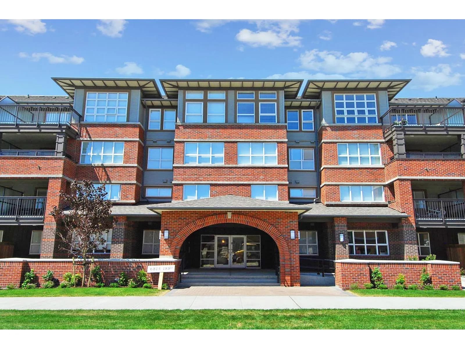 6815 188 STREET, Surrey
