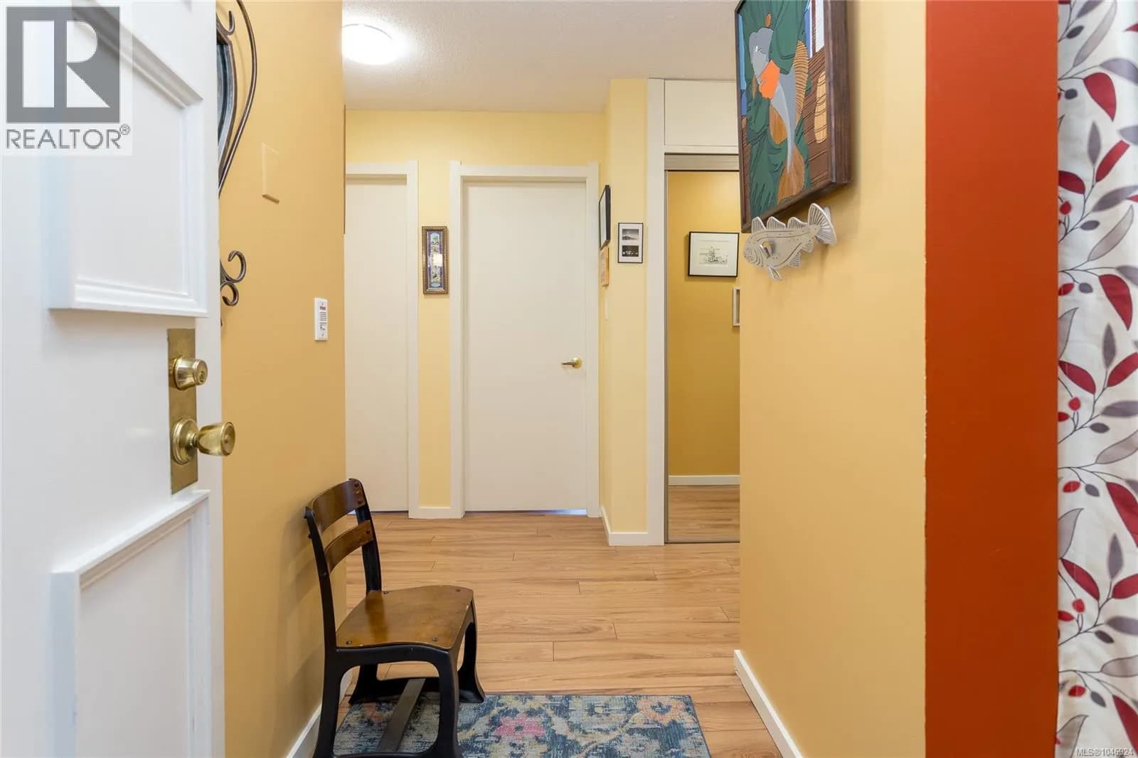 #203 1035 Southgate St, Victoria, BC photo 4
