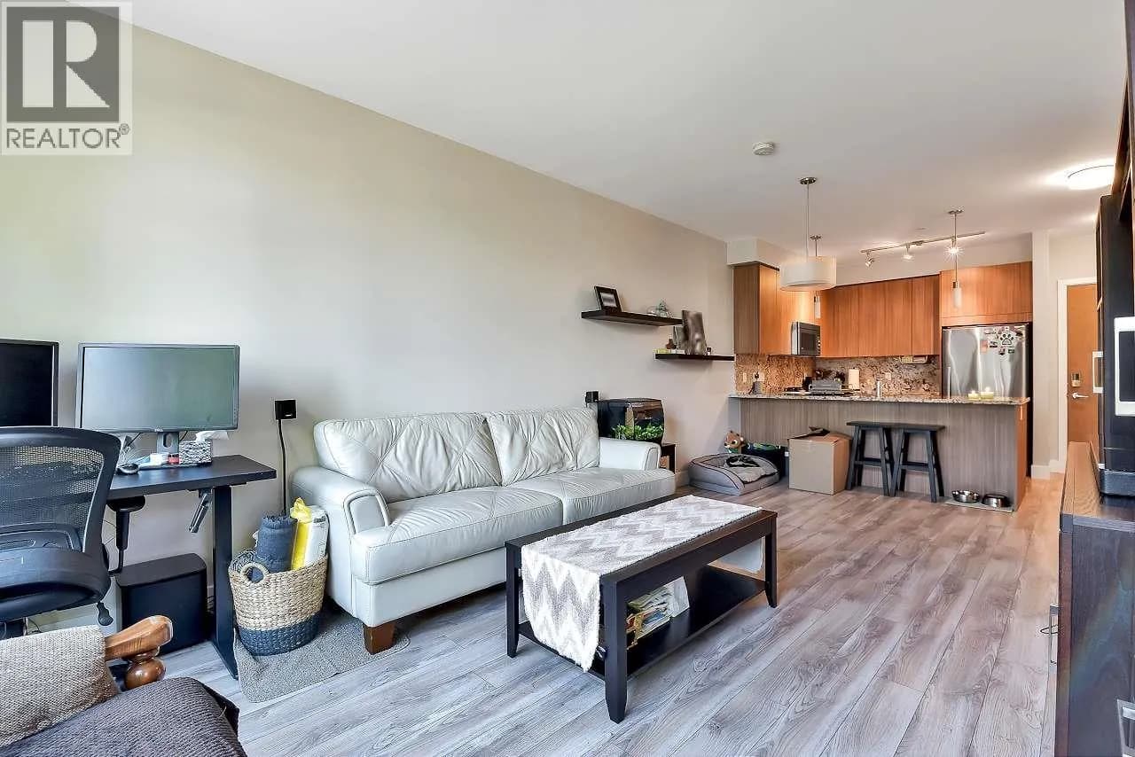 #203 4307 HASTINGS STREET, Burnaby, BC photo 3