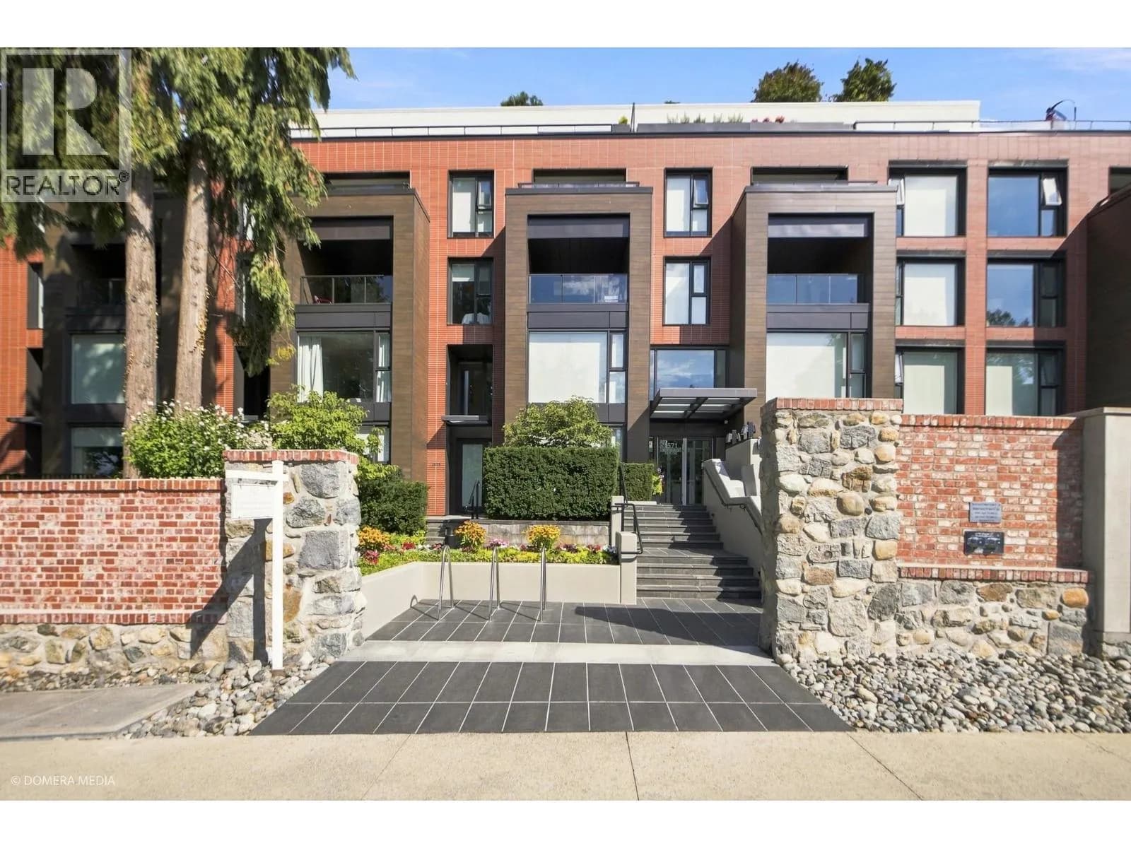 1571 W 57TH AVENUE, Vancouver