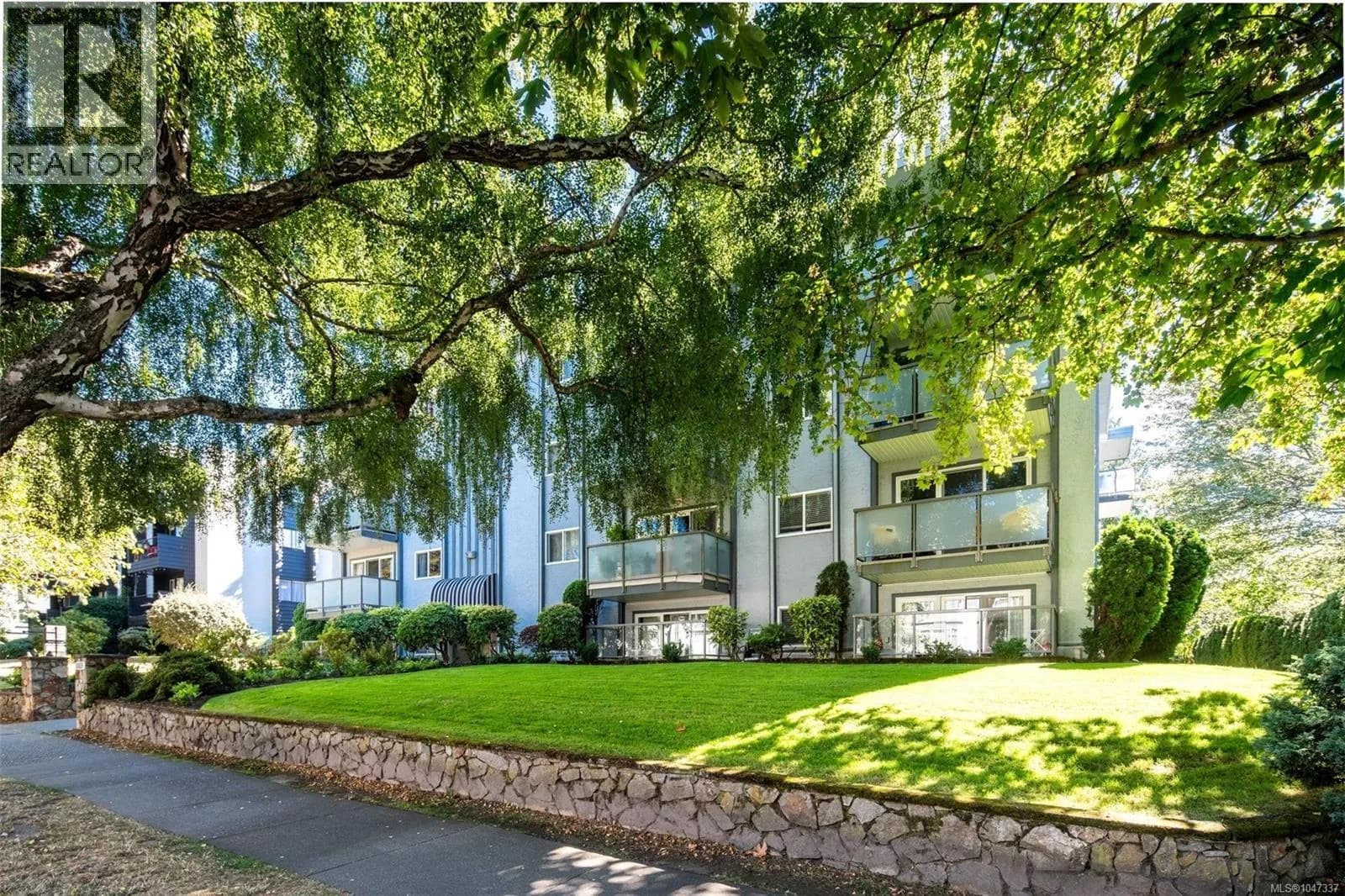 #307 305 Michigan St, Victoria, BC photo 2