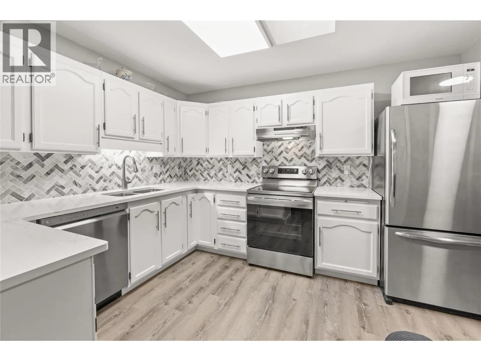 #311 262 Kinney Avenue, Penticton, BC photo 3
