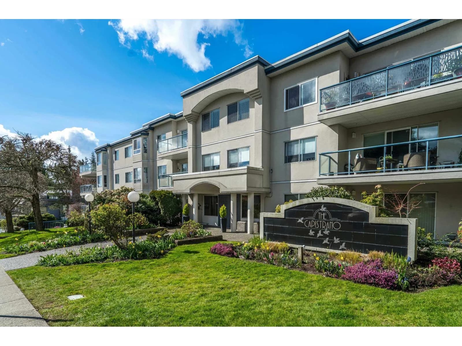 1441 BLACKWOOD STREET, White Rock