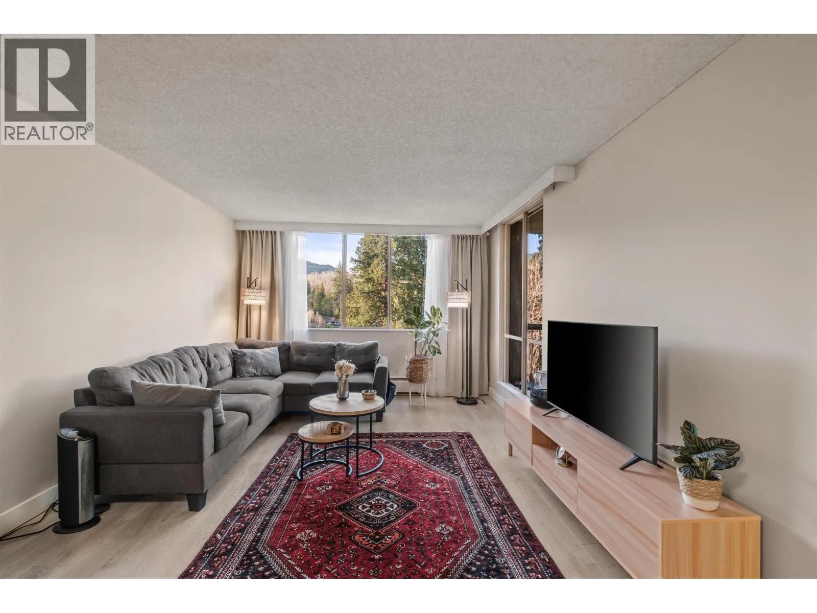 2012 FULLERTON AVENUE, North Vancouver