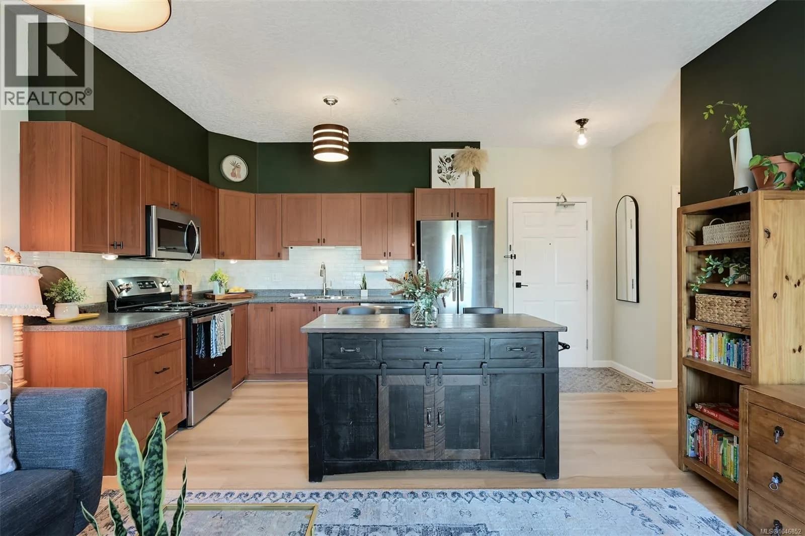 #303 383 Wale Rd, Colwood, BC photo 4