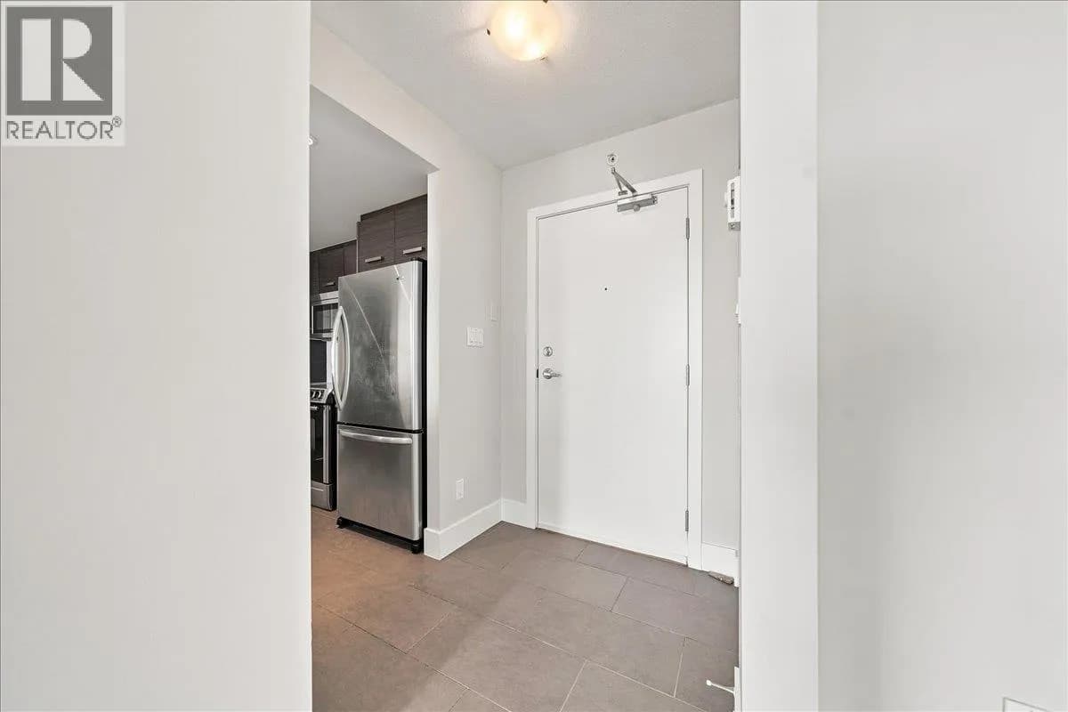 #1804 2959 GLEN DRIVE, Coquitlam, BC photo 4
