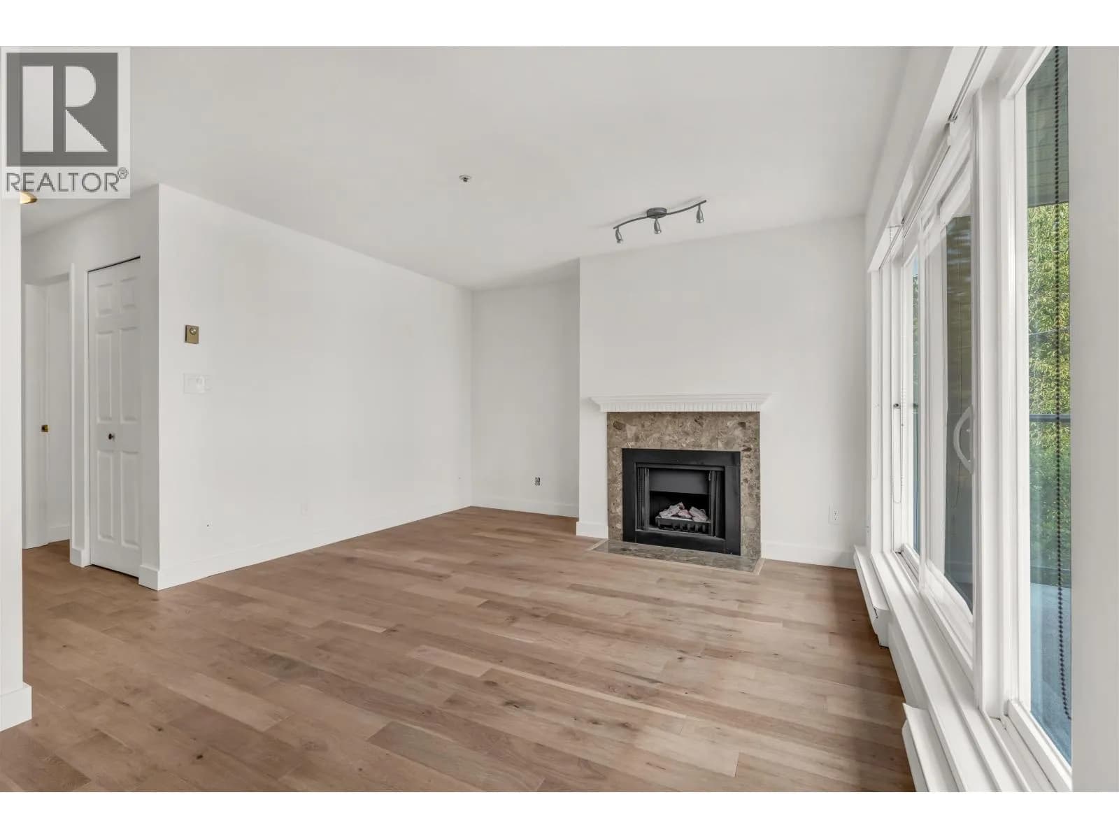 #204 833 W 16TH AVENUE, Vancouver, BC photo 4