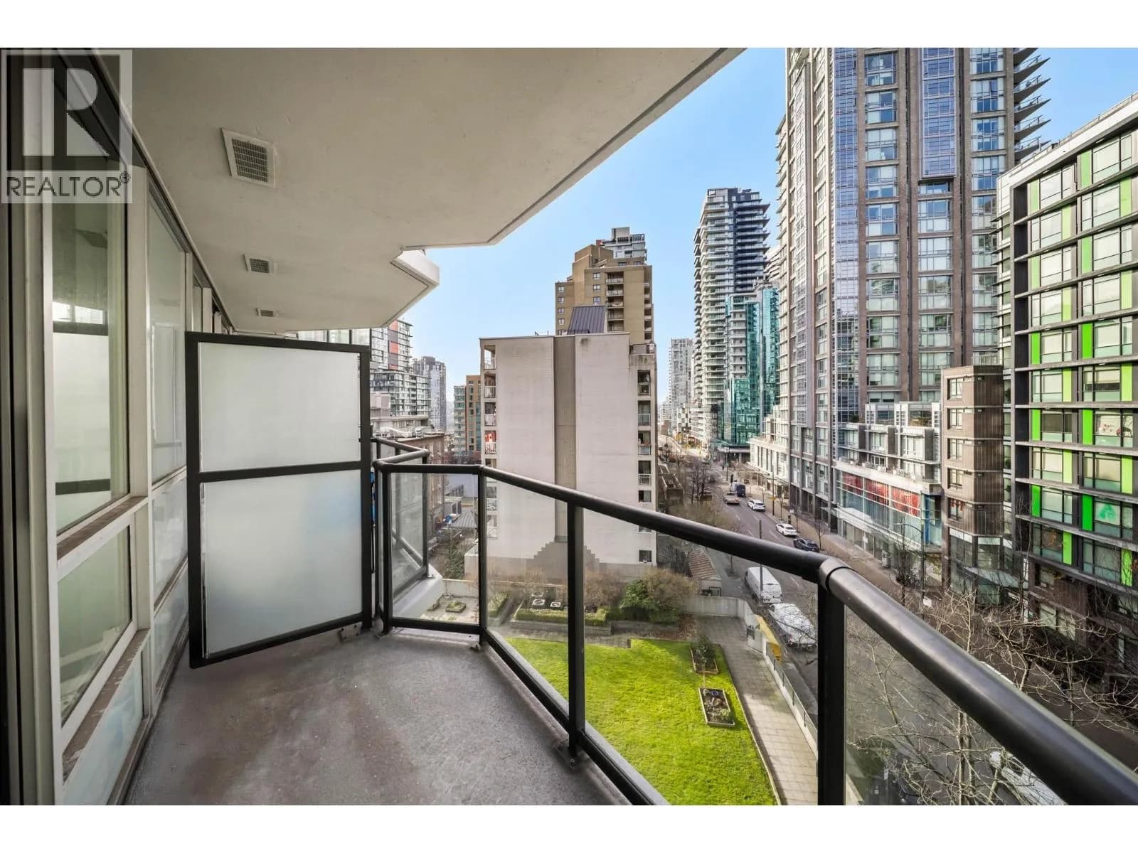 #706 1212 HOWE STREET, Vancouver, BC photo 4