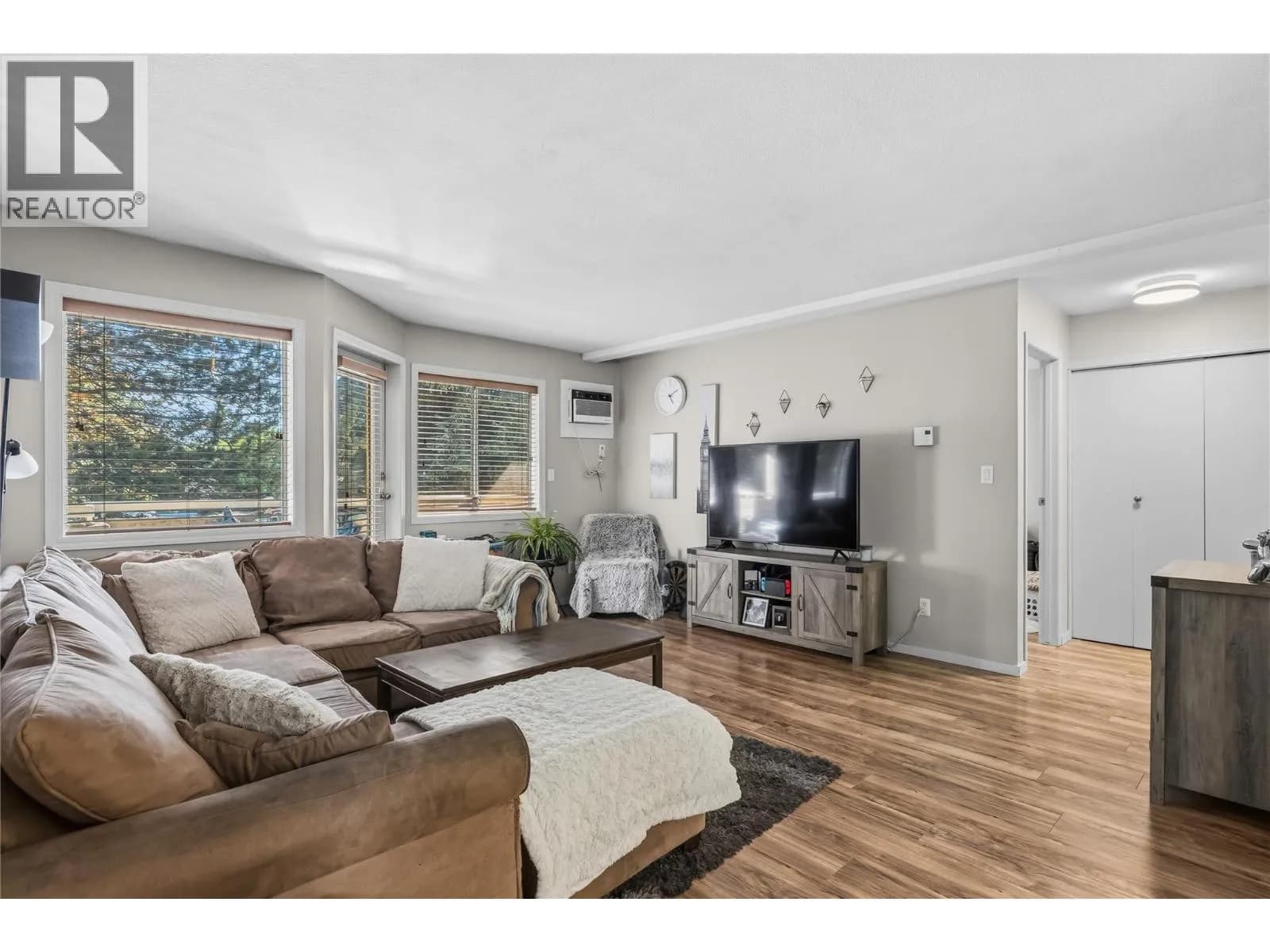 #234 3842 Gordon Drive, Kelowna, BC photo 4