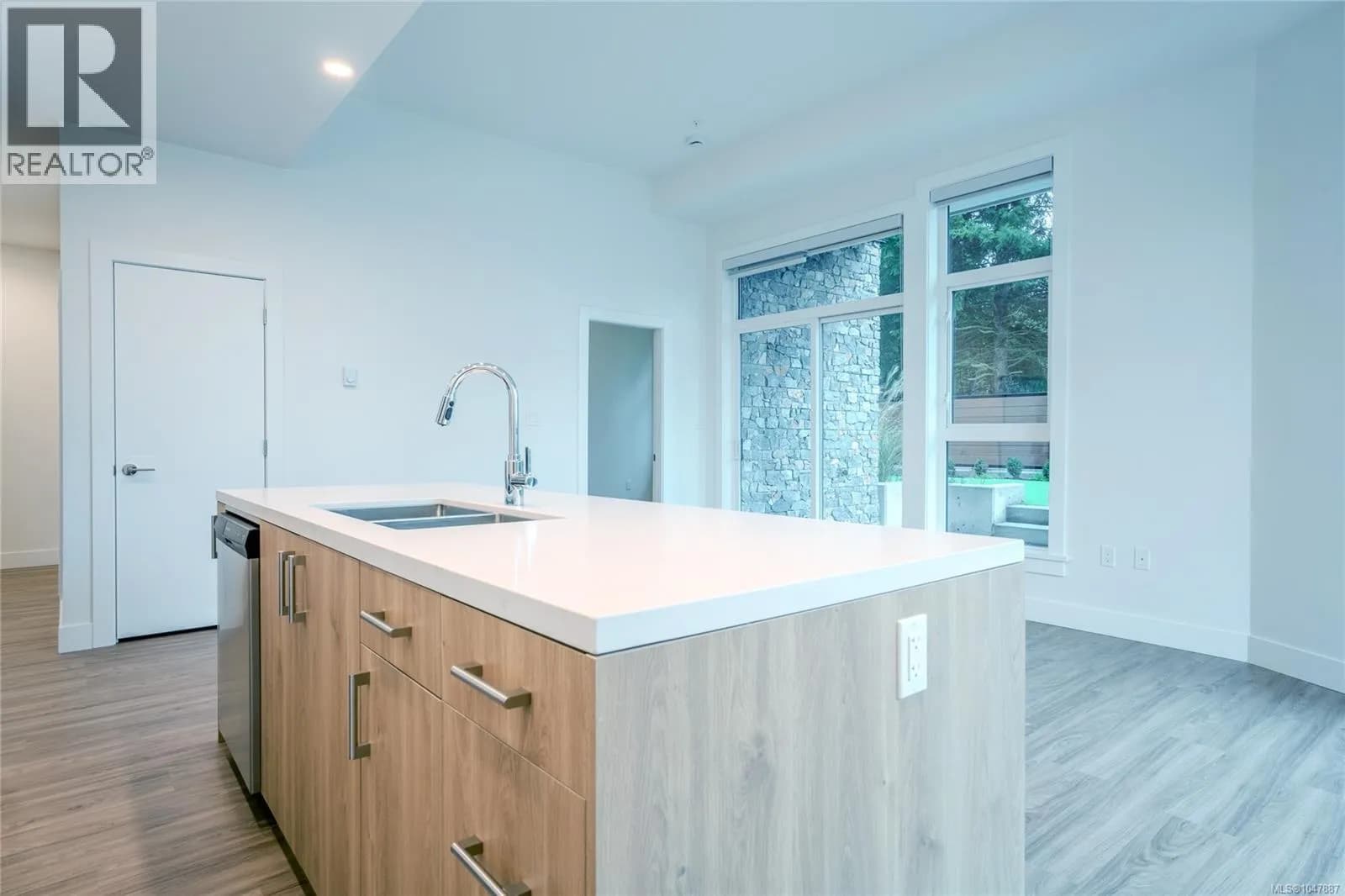 #104 6320 Sentinal Dr, Nanaimo, BC photo 4