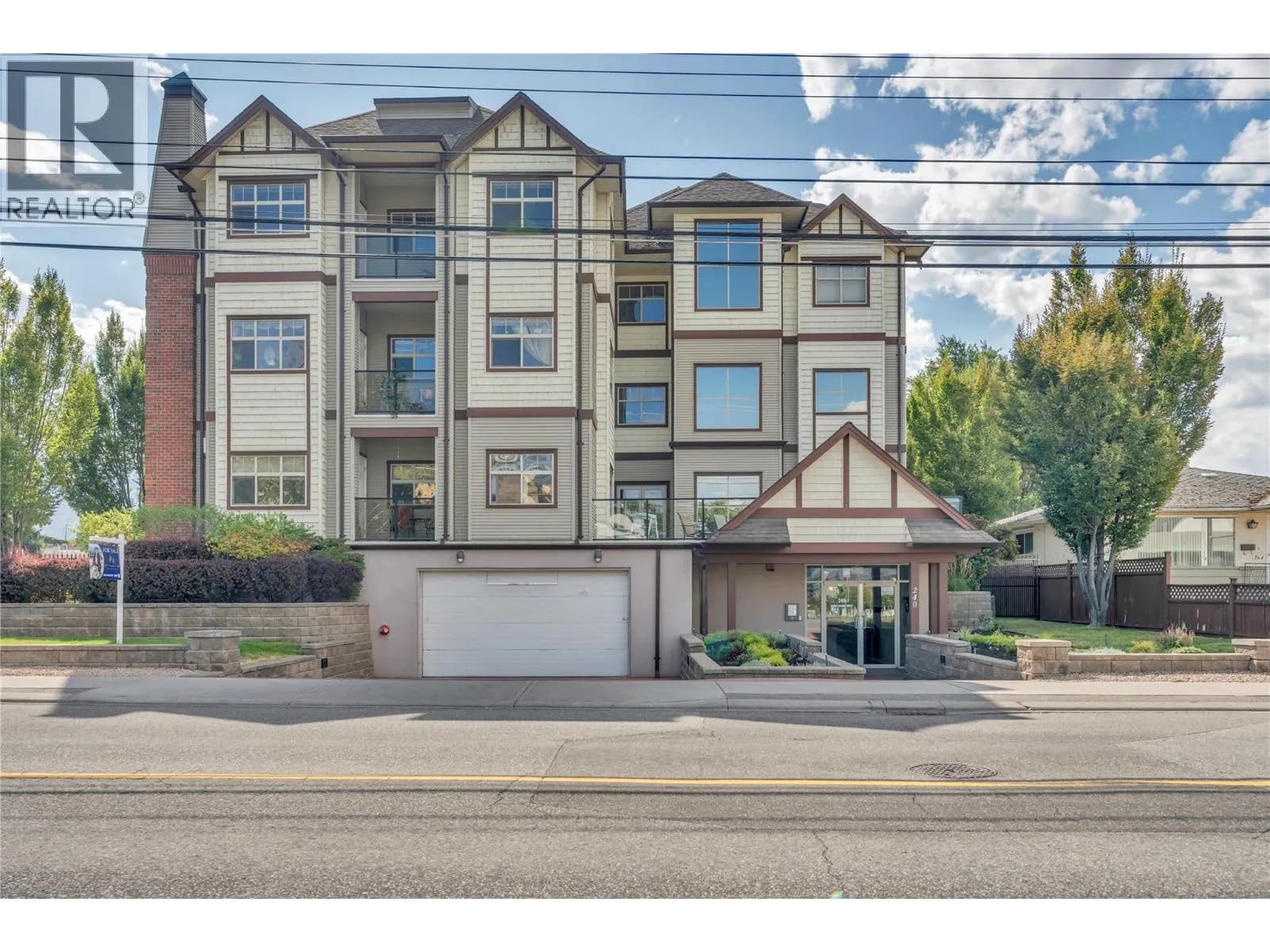 #401 240 Wade Avenue, Penticton, BC photo 2