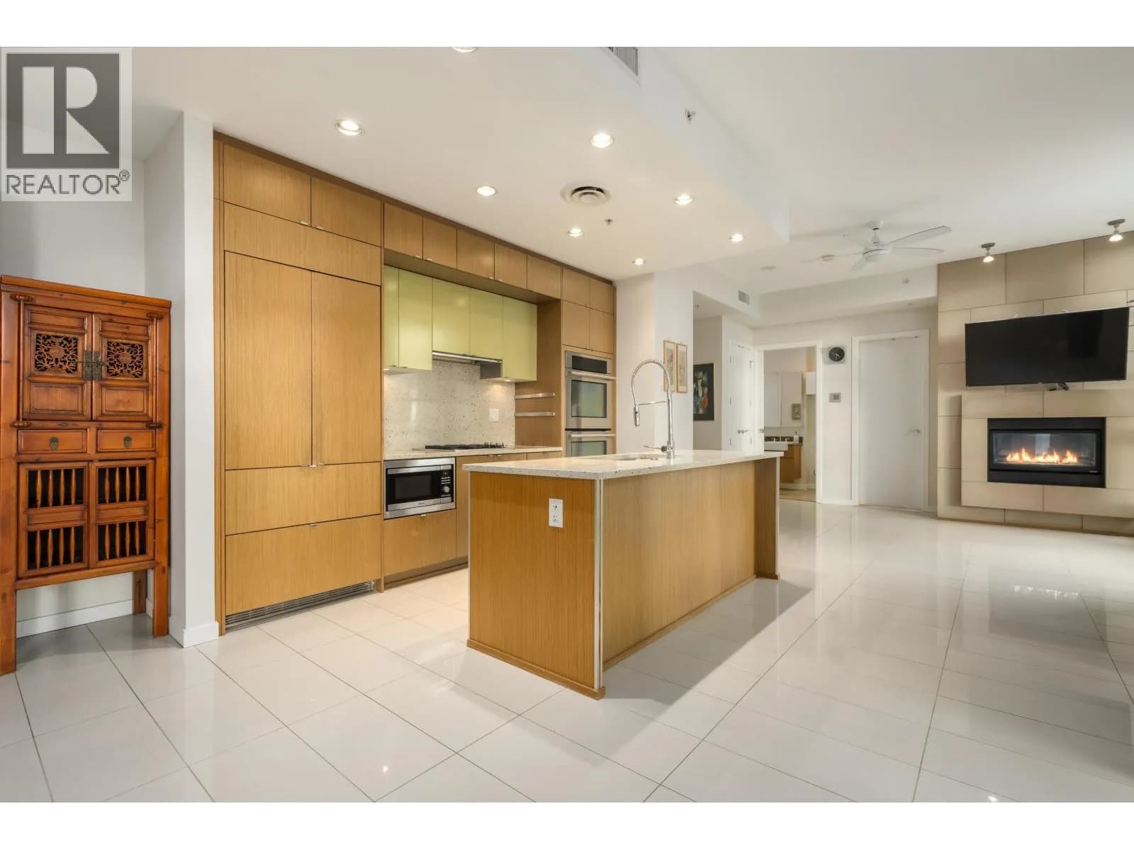 #1404 1205 HOWE STREET, Vancouver, BC photo 3