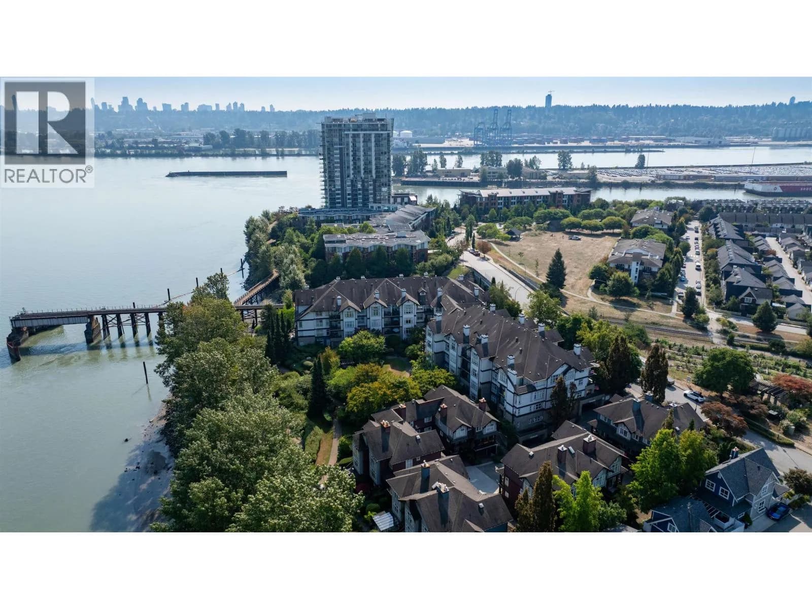 83 STAR CRESCENT, New Westminster