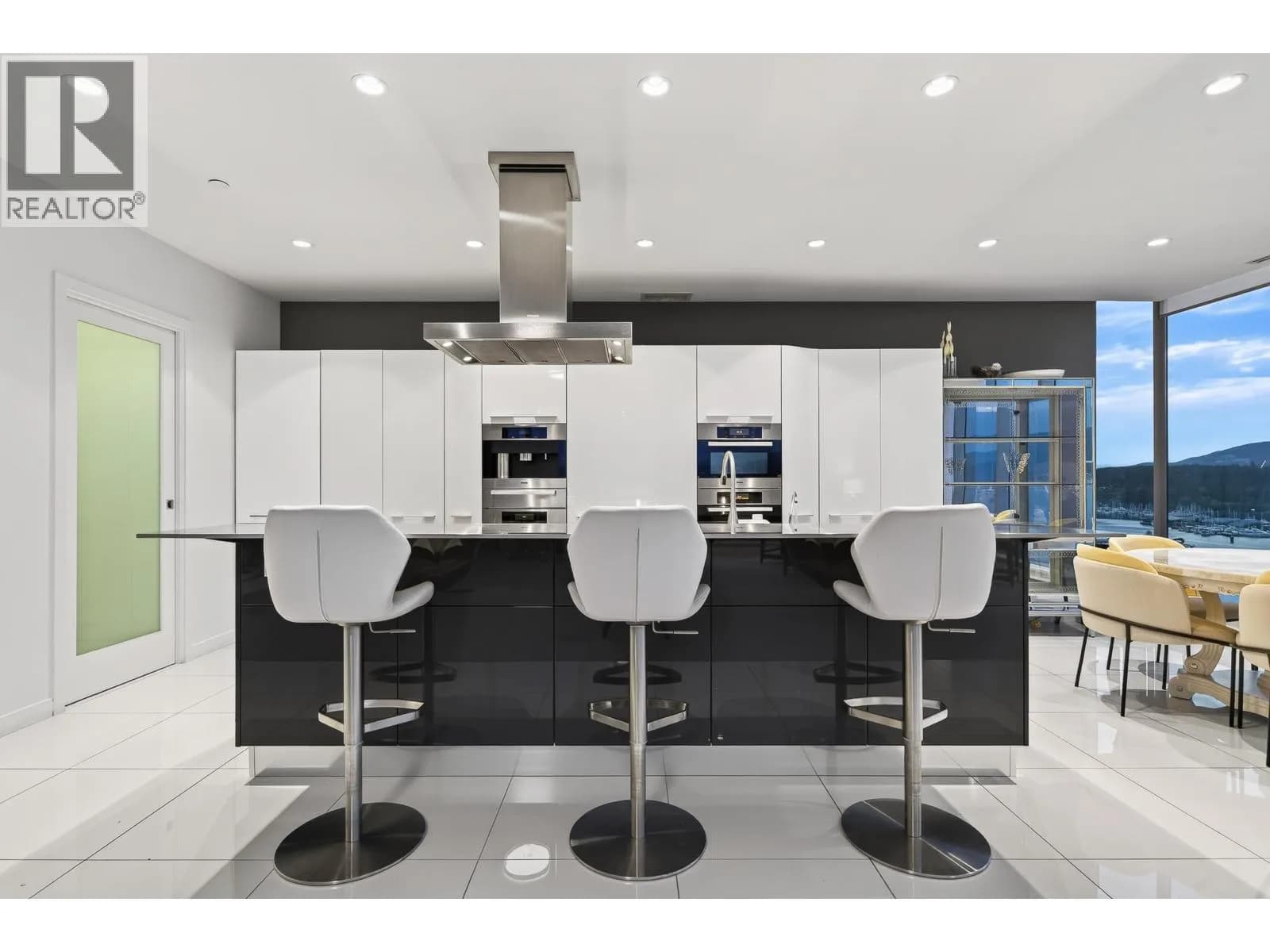 #1102 277 THURLOW STREET, Vancouver, BC photo 2