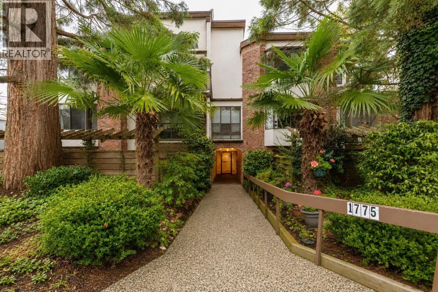 1775 W 10TH AVENUE, Vancouver
