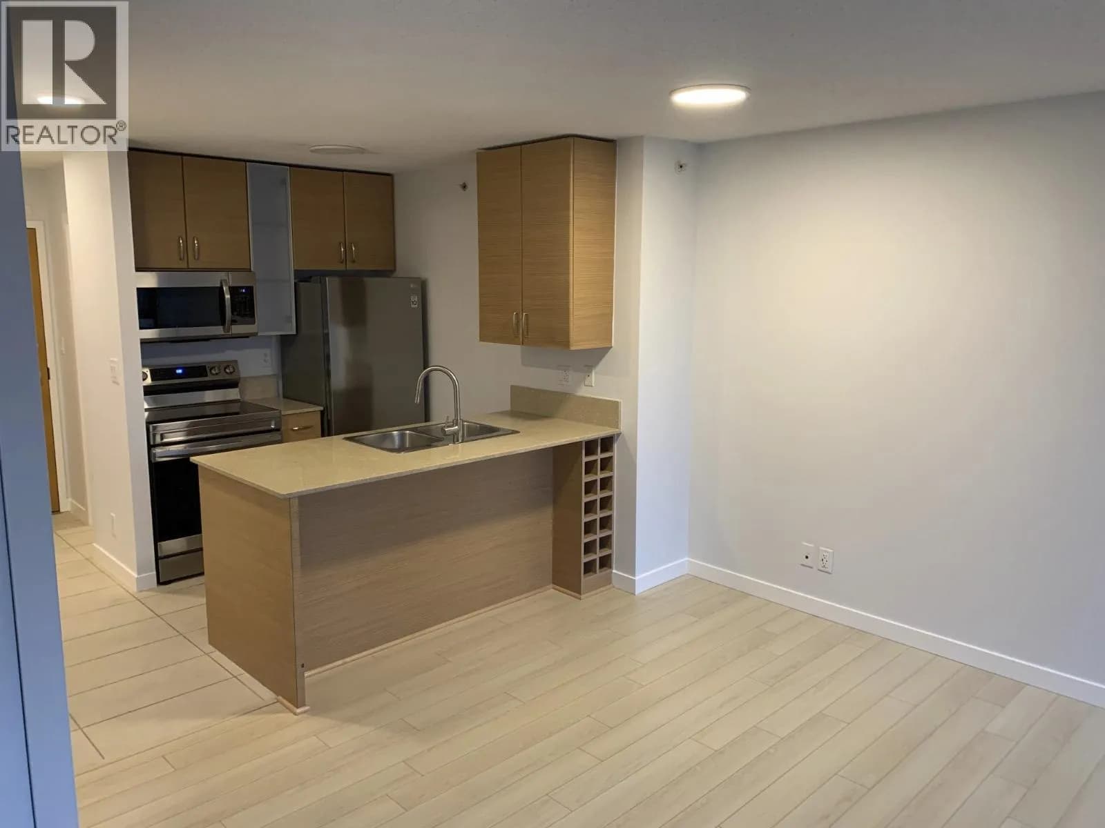 909 MAINLAND STREET, Vancouver