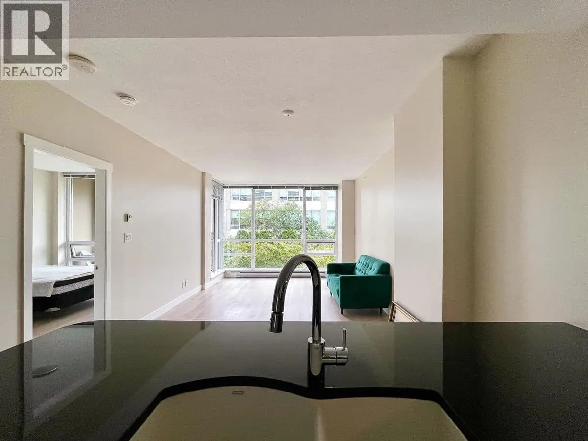 #602 2968 GLEN DRIVE, Coquitlam, BC photo 3