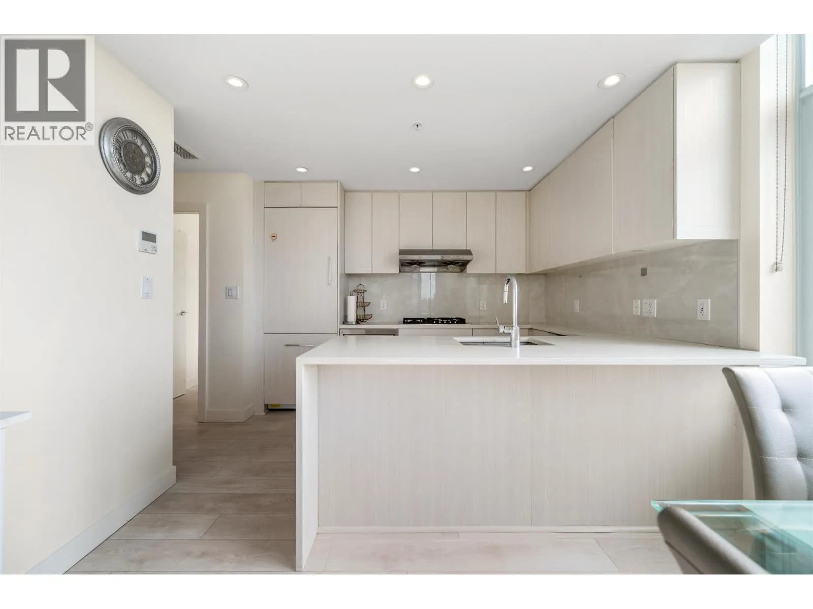 #705 5051 IMPERIAL STREET, Burnaby, BC photo 4