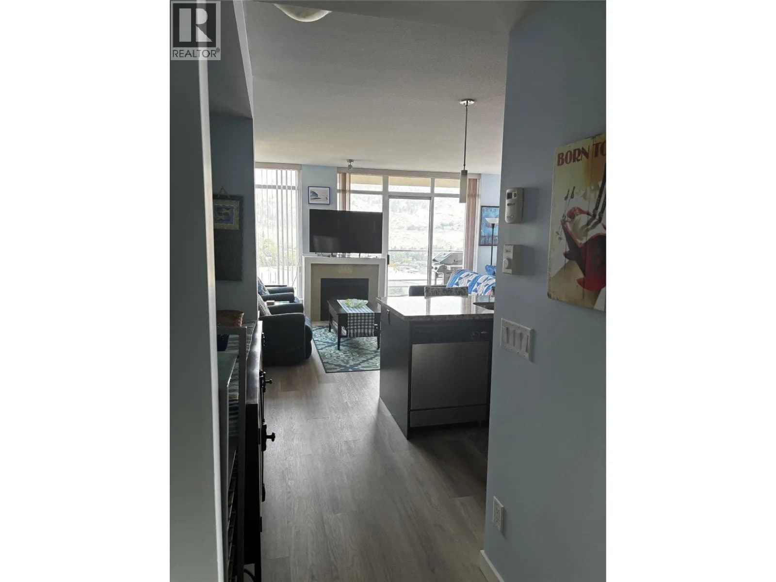 1075 Sunset Drive, Kelowna