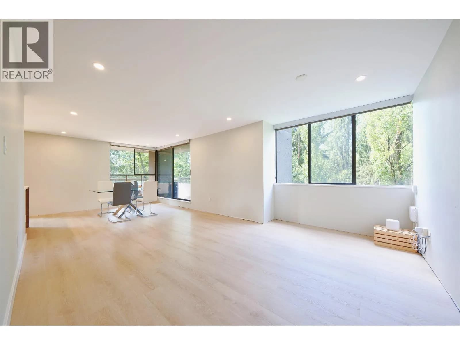 #504 3737 BARTLETT COURT, Burnaby, BC photo 3