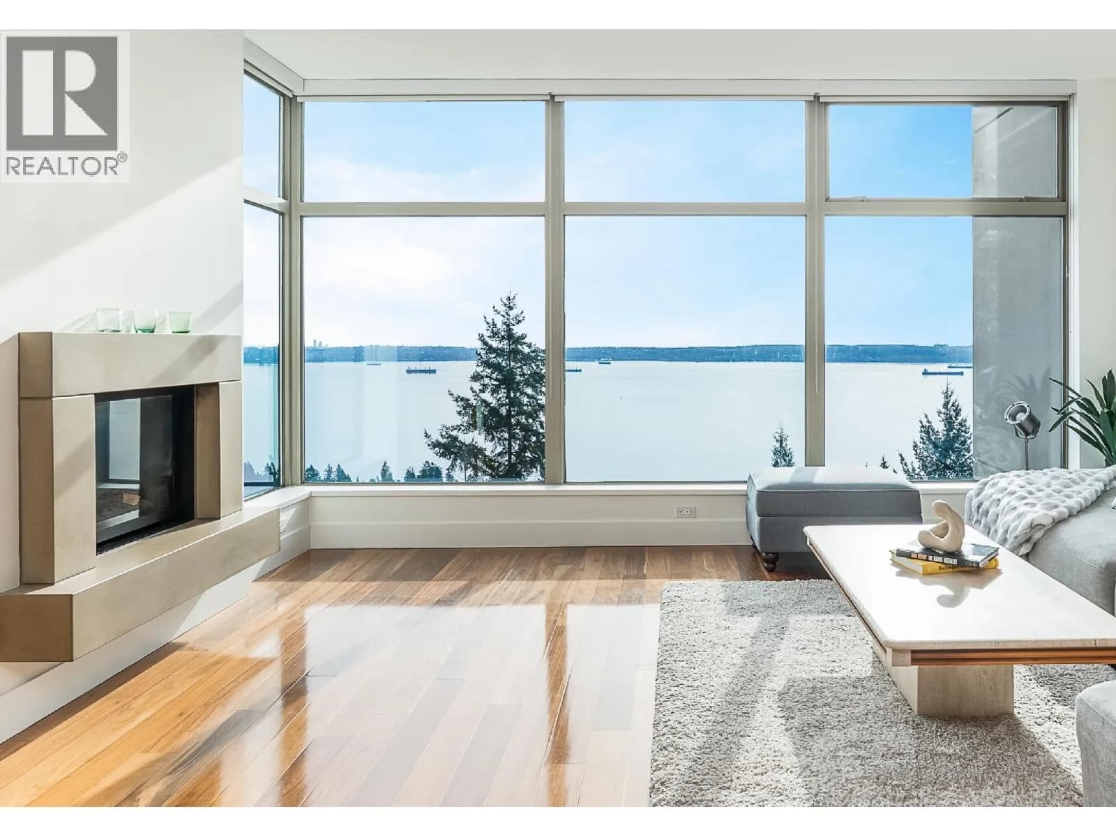 3335 CYPRESS PLACE, West Vancouver