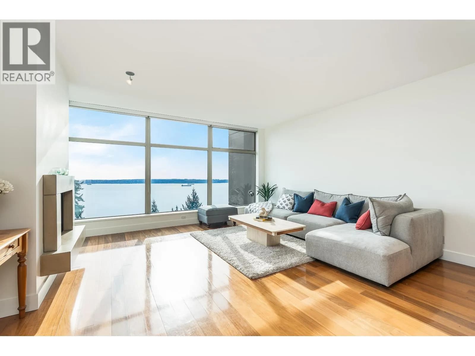#1101 3335 CYPRESS PLACE, West Vancouver, BC photo 2