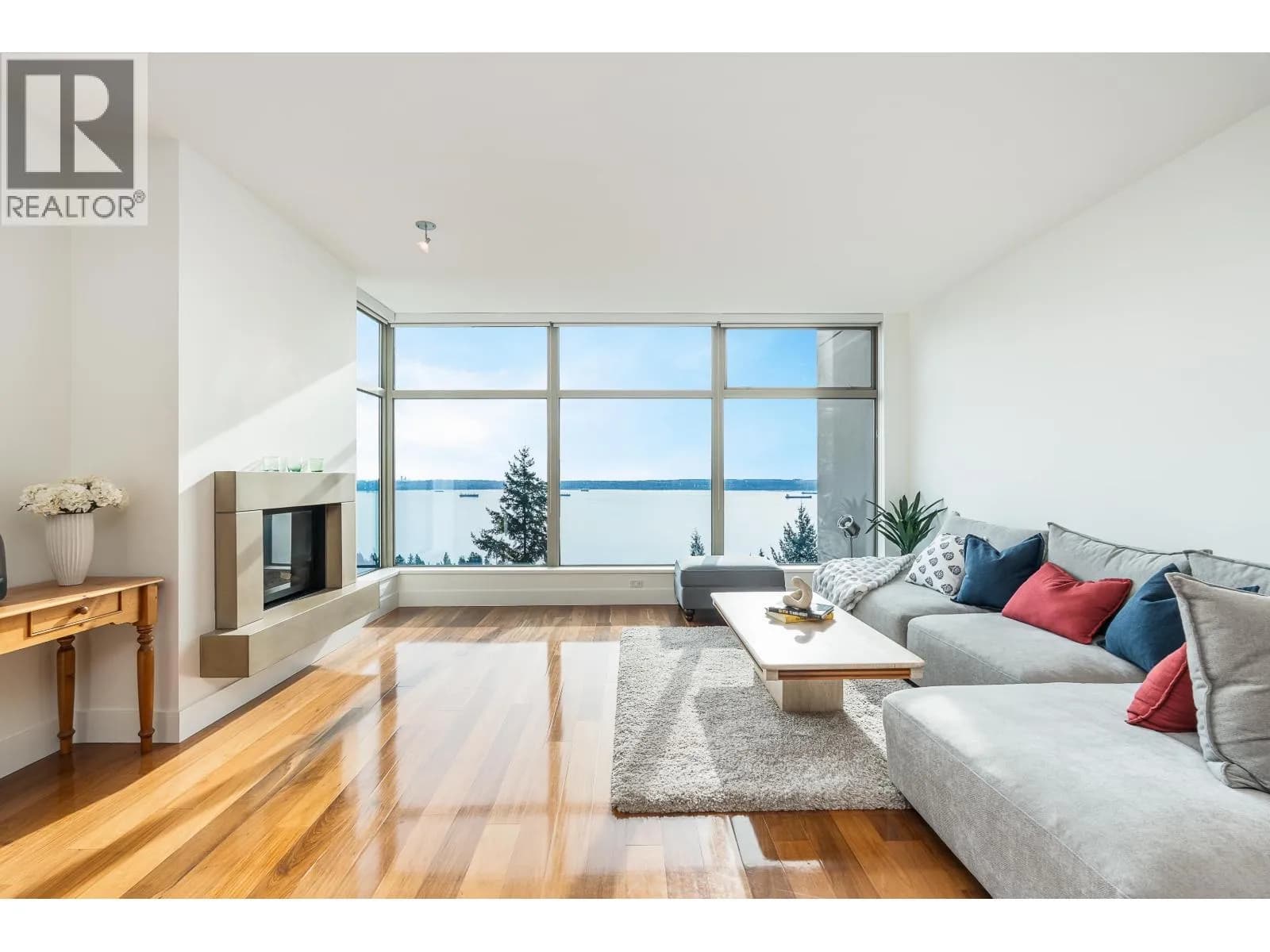 #1101 3335 CYPRESS PLACE, West Vancouver, BC photo 3