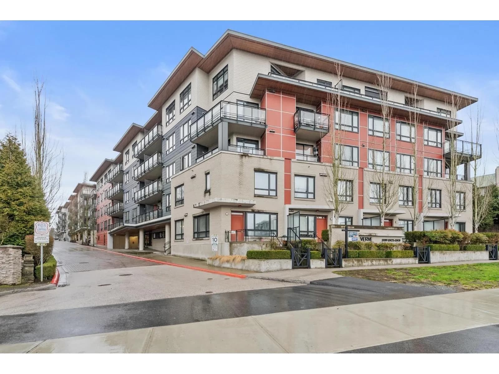 #311 13919 FRASER HIGHWAY, Surrey, BC photo 1