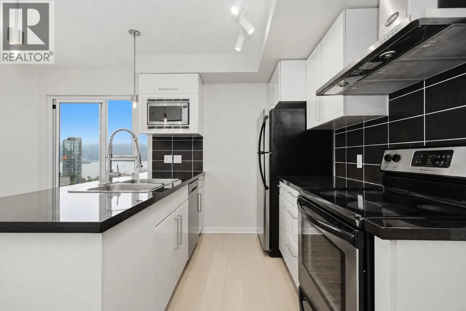 #2901 689 ABBOTT STREET, Vancouver, BC photo 4