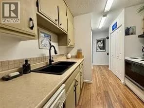 #218 1665 Ufton Court, Kelowna, BC photo 4